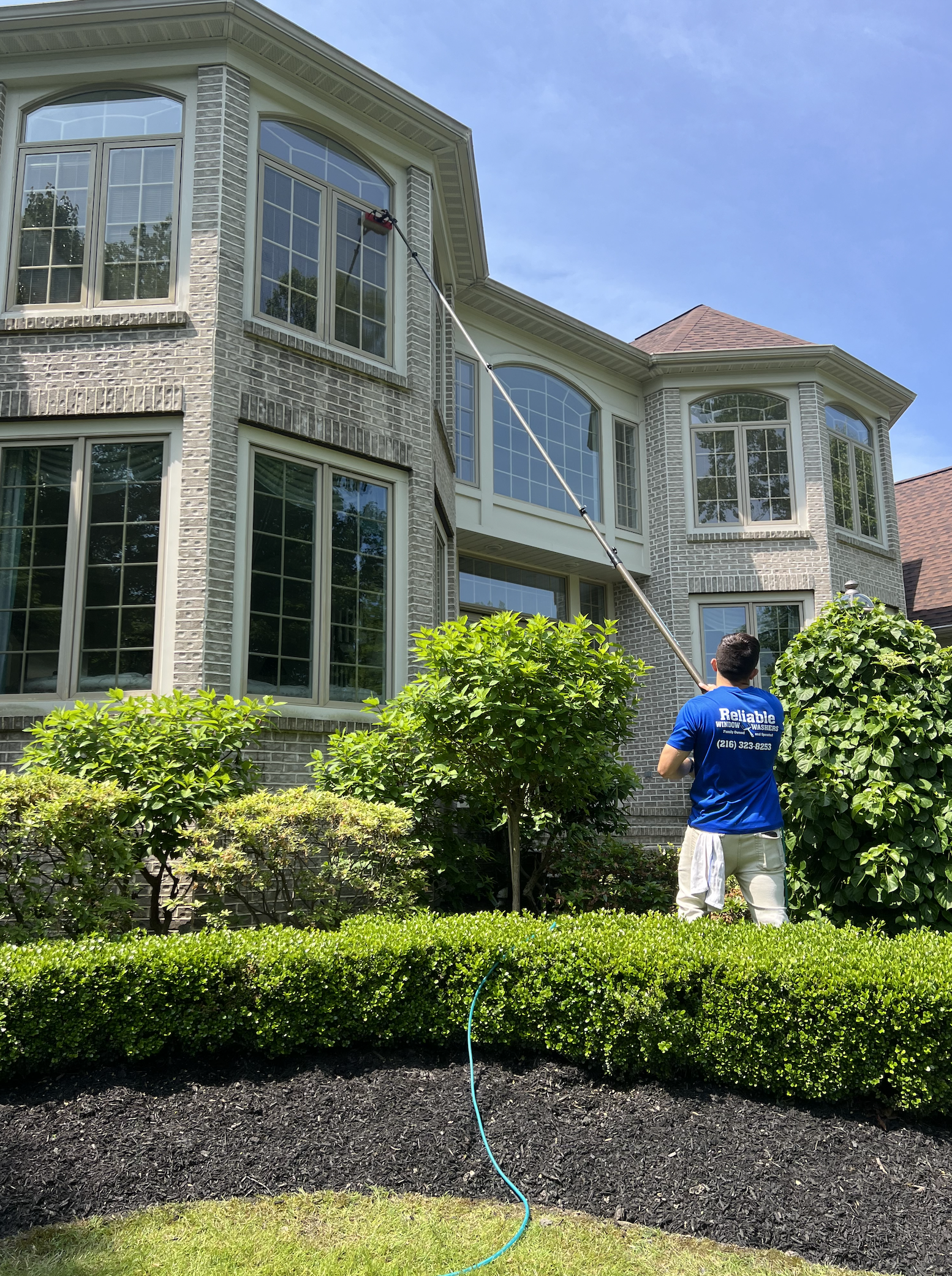 Reliable Window Washers servicing homes in Canonsburg, Pennsylvania