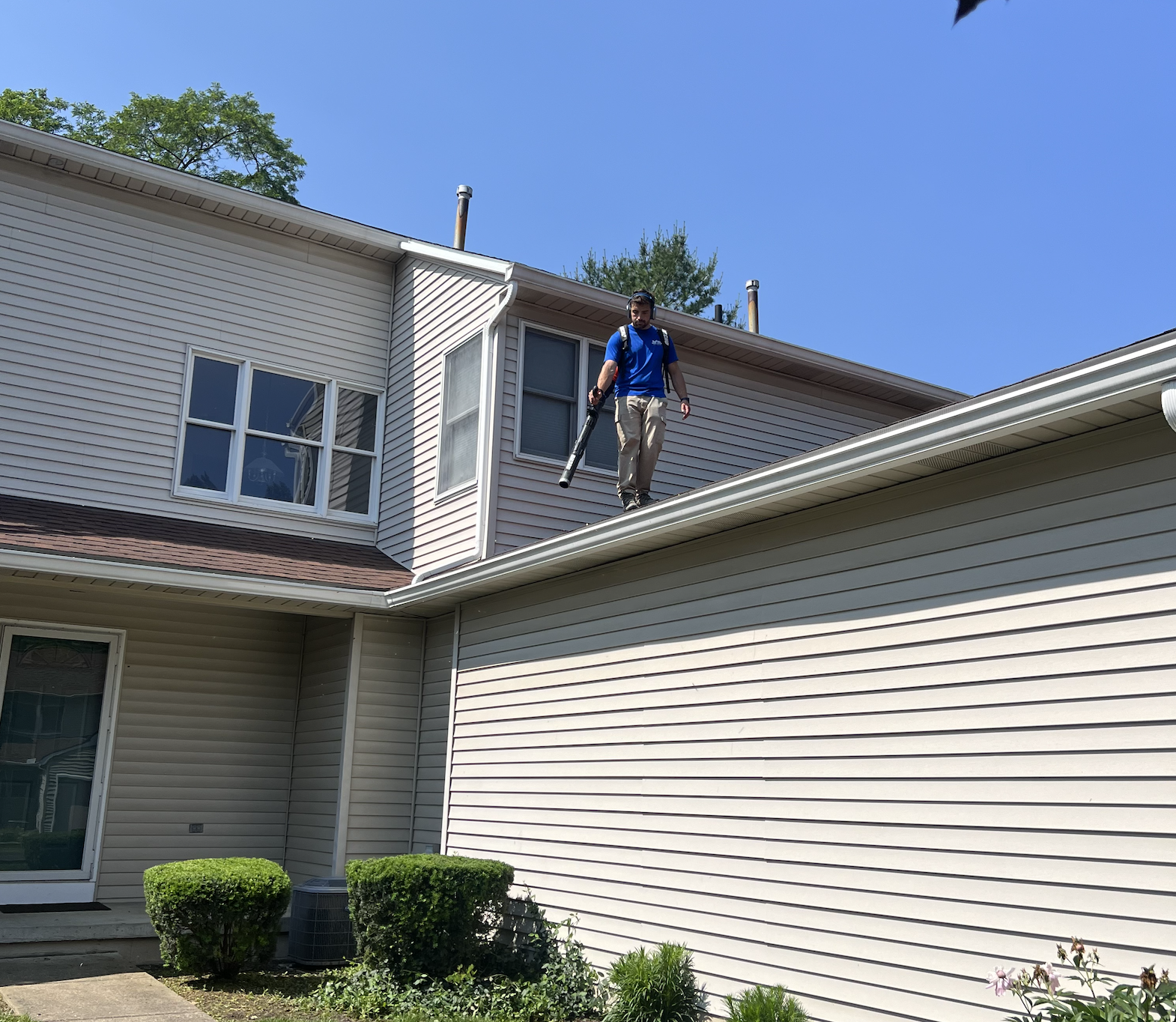 Residential window cleaning service by Reliable Window Washers